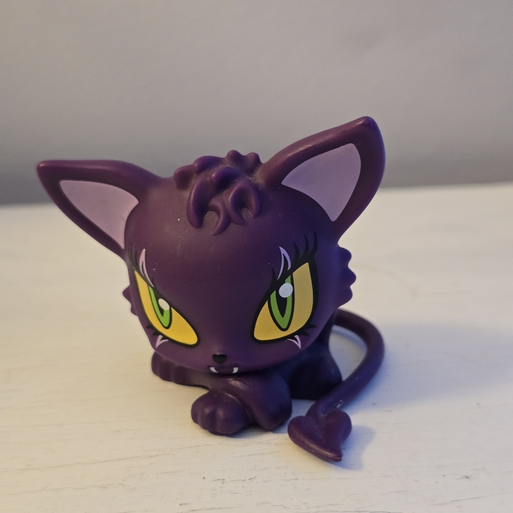 Monster High 2.5 inch Vinyl Purple Cat Pet Figure